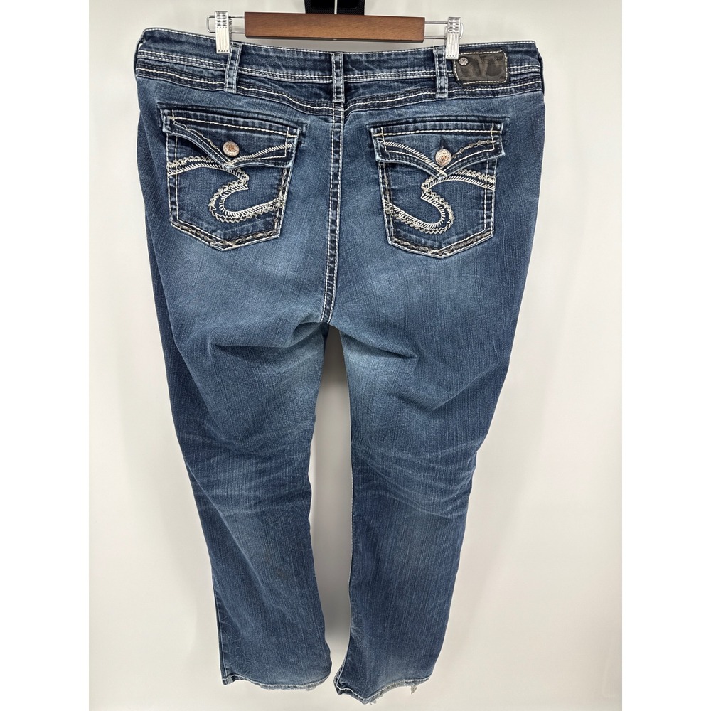 Silver Jeans Co Natsuki Flap Bootcut Jeans Embellished Pocket Size 24X33 (42X33)